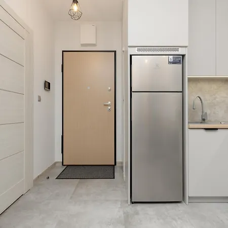 Ideal For Remote Work With Furnished Balcony And Parking By Renters Apartment Warsaw