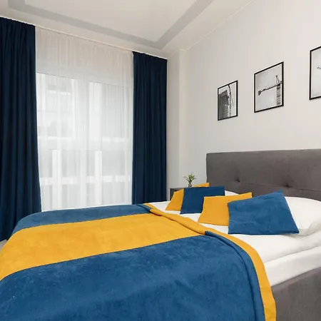 Ideal For Remote Work With Furnished Balcony And Parking By Renters Appartamento