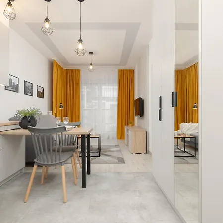 Ideal For Remote Work With Furnished Balcony And Parking By Renters * Varsavia
