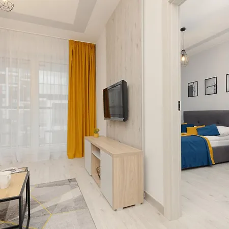 Ideal For Remote Work With Furnished Balcony And Parking By Renters Varsavia