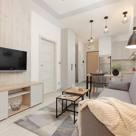 Appartamento Ideal For Remote Work With Furnished Balcony And Parking By Renters Varsavia