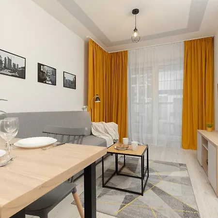 Apartment Ideal For Remote Work With Furnished Balcony And Parking By Renters